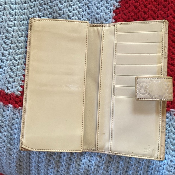 Gucci wallet with original box - Picture 12 of 17